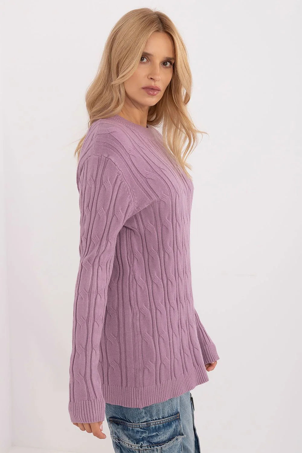 Pull-over pour femme en maille tricotée torsadée couleur lavande douce, coupe ample, manches longues, col rond, finitions côtelées, style décontracté et durable