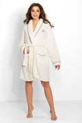 Peignoir doux Wellsoft pour femme, style élégant avec détails satin, confort et détente assurés