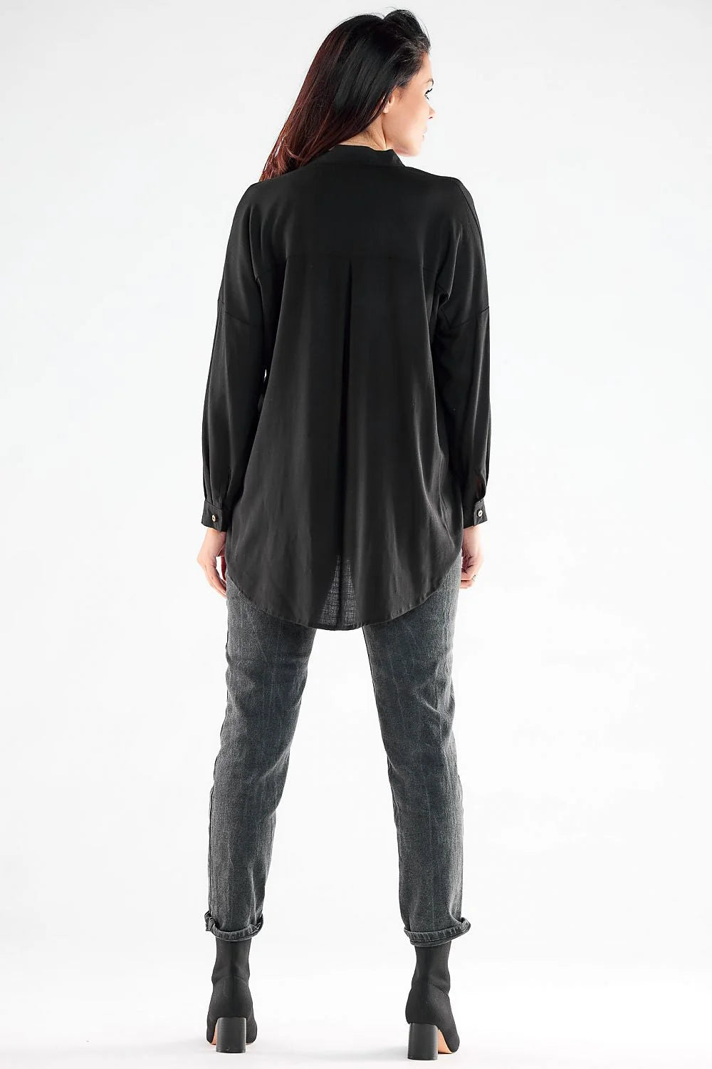 Chemise manche longue awama femme style classique élégance intemporelle coupe ample matières douces confort tailles variées