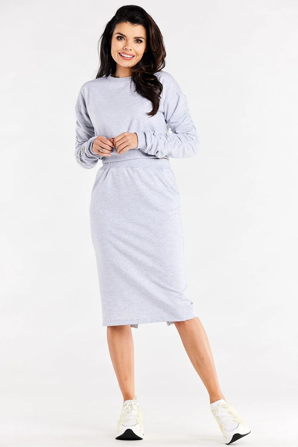 Ensemble deux pièces sweatshirt et jupe molletonnée femme manches longues encolure ronde couleur gris clair