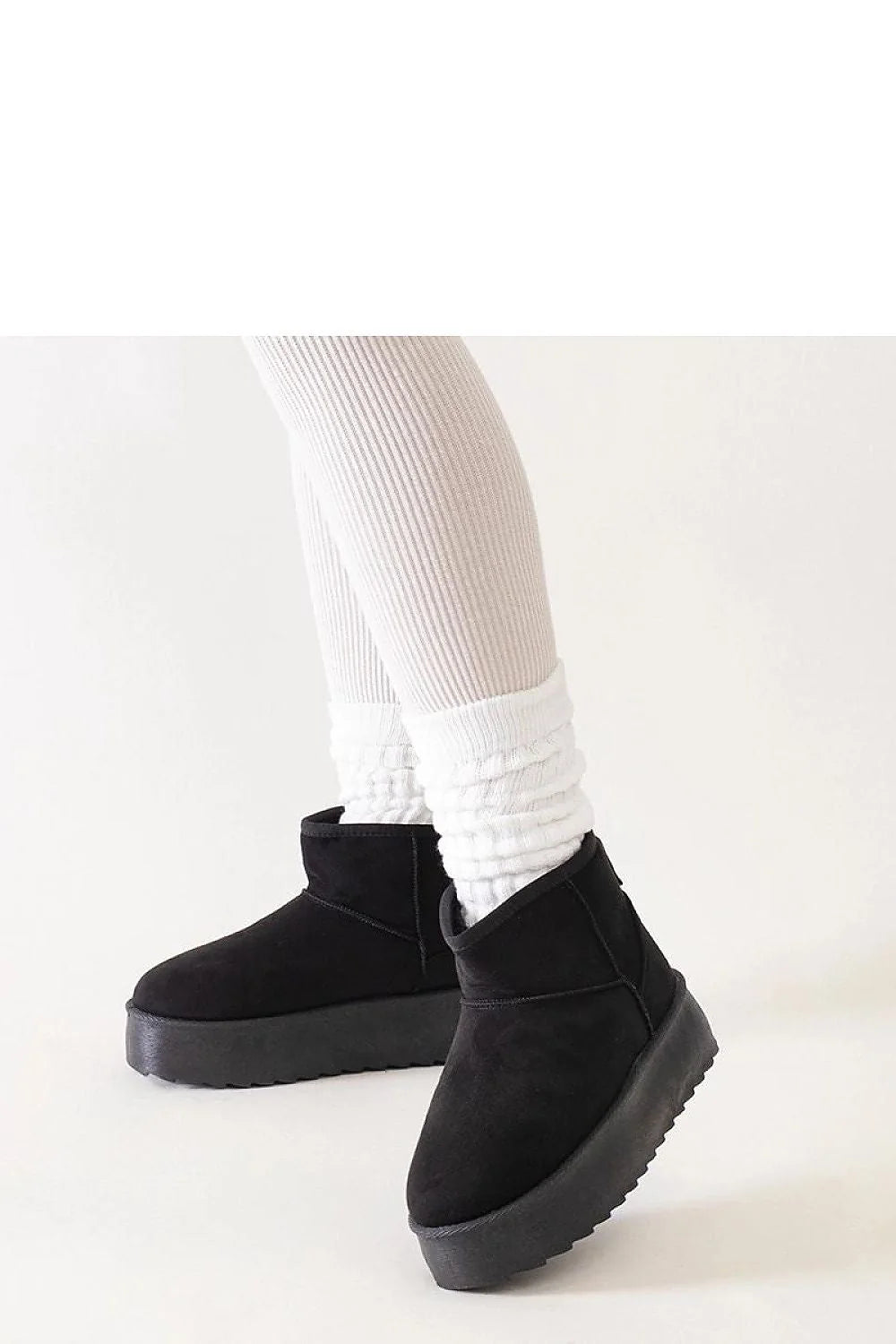 bottines femme noires Thaisa plateforme haute suédine doublées chaudes semelle crantée antidérapante slipon faciles enfiler bout rond couture apparente confort