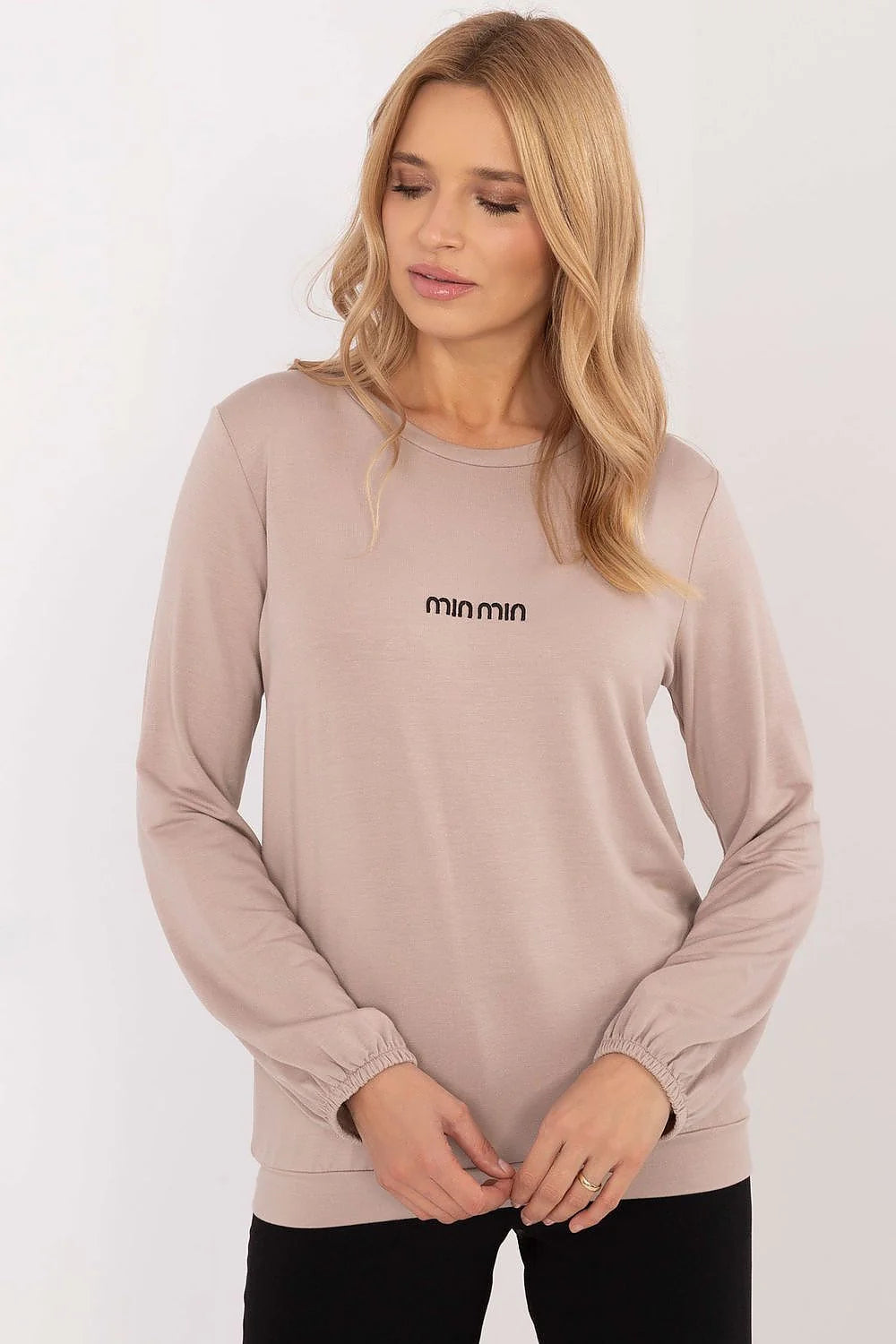 Sweatshirt femme minimaliste élégant couleur beige rosé doux logo min min manches longues élastiques encolure ronde sans poches