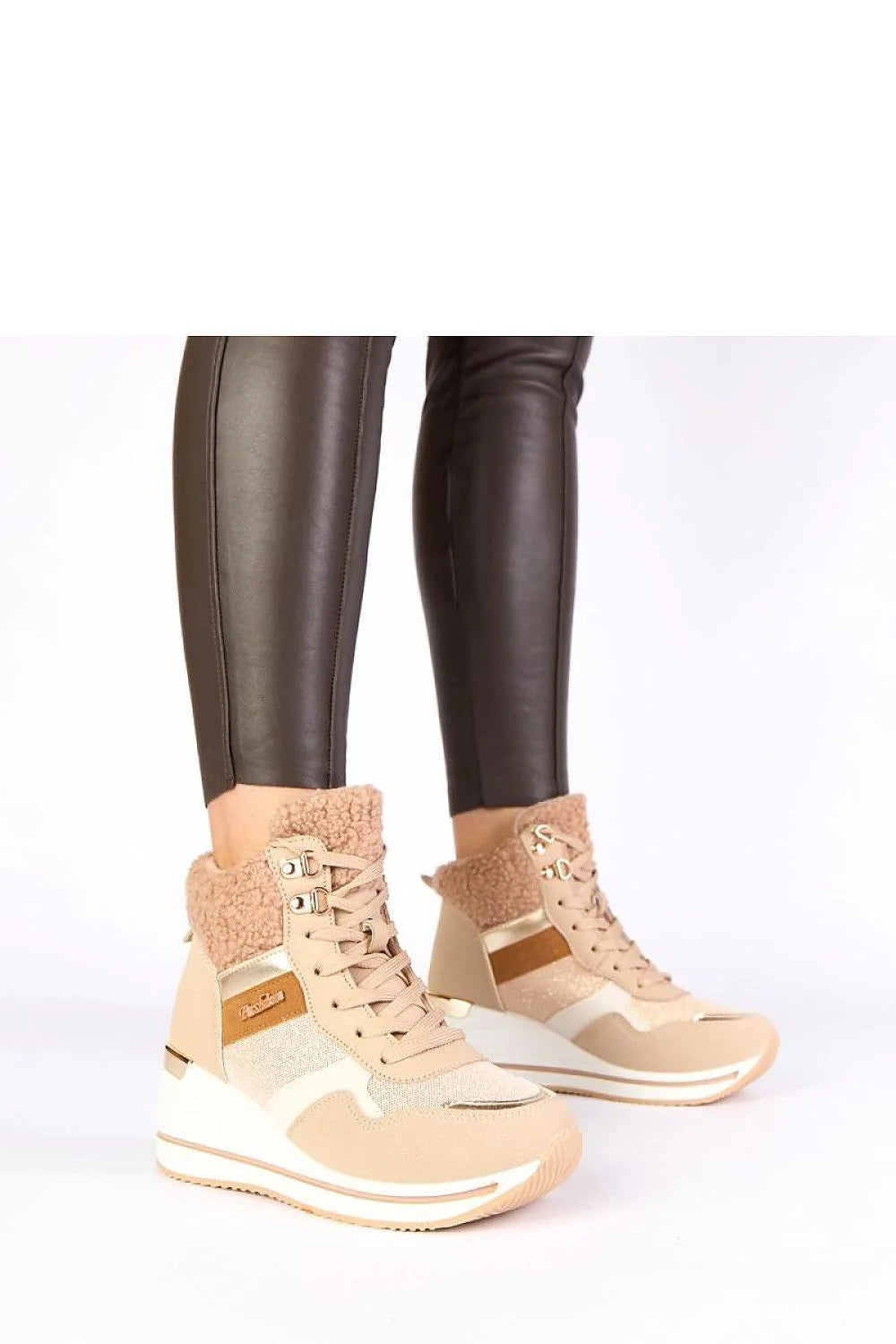 bottes neige femme cuir suédé écologique beige nude fourrure sherpa lacets œillets dorés talon 6cm plateforme compensée antidérapante sportive confortable