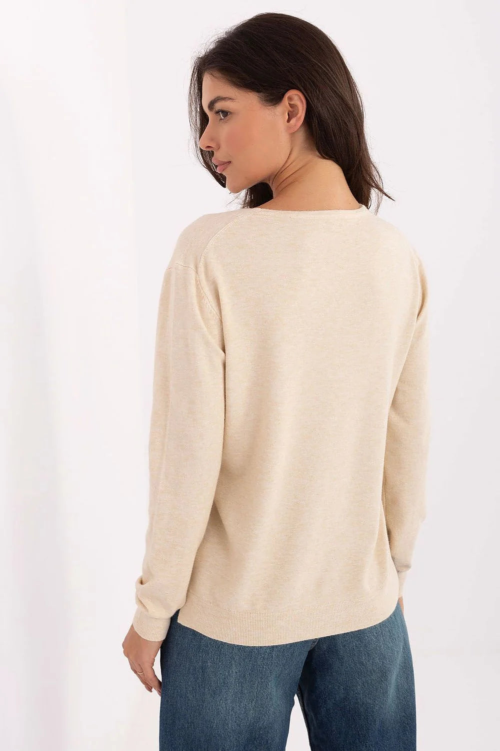 pull femme col V maille fine beige écru manches longues coupe décontractée tombé fluide finitions côtelées viscose élasthanne