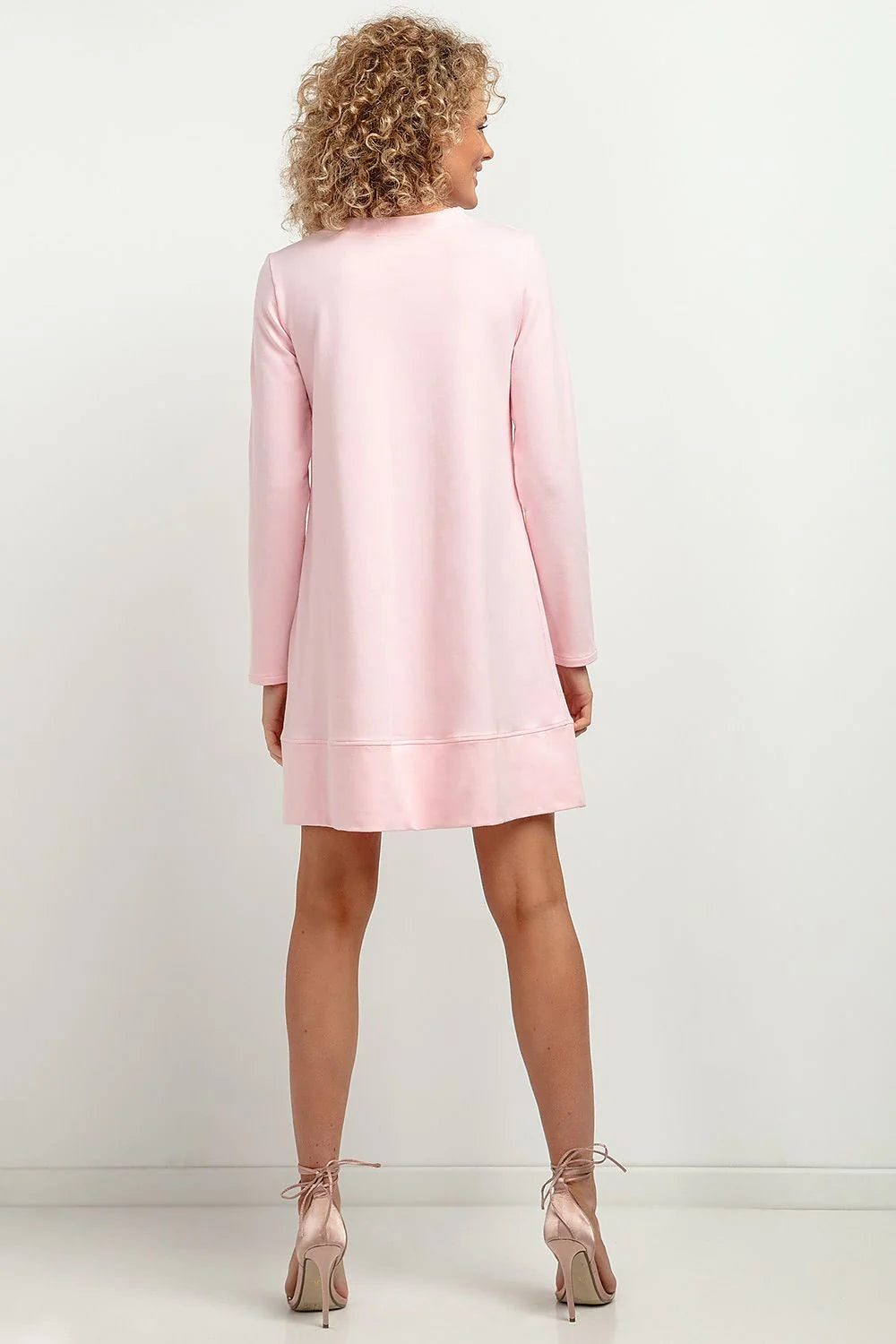 Robe de jour Tessita maille rose pâle coupe ample manches longues encolure ronde ourlet large