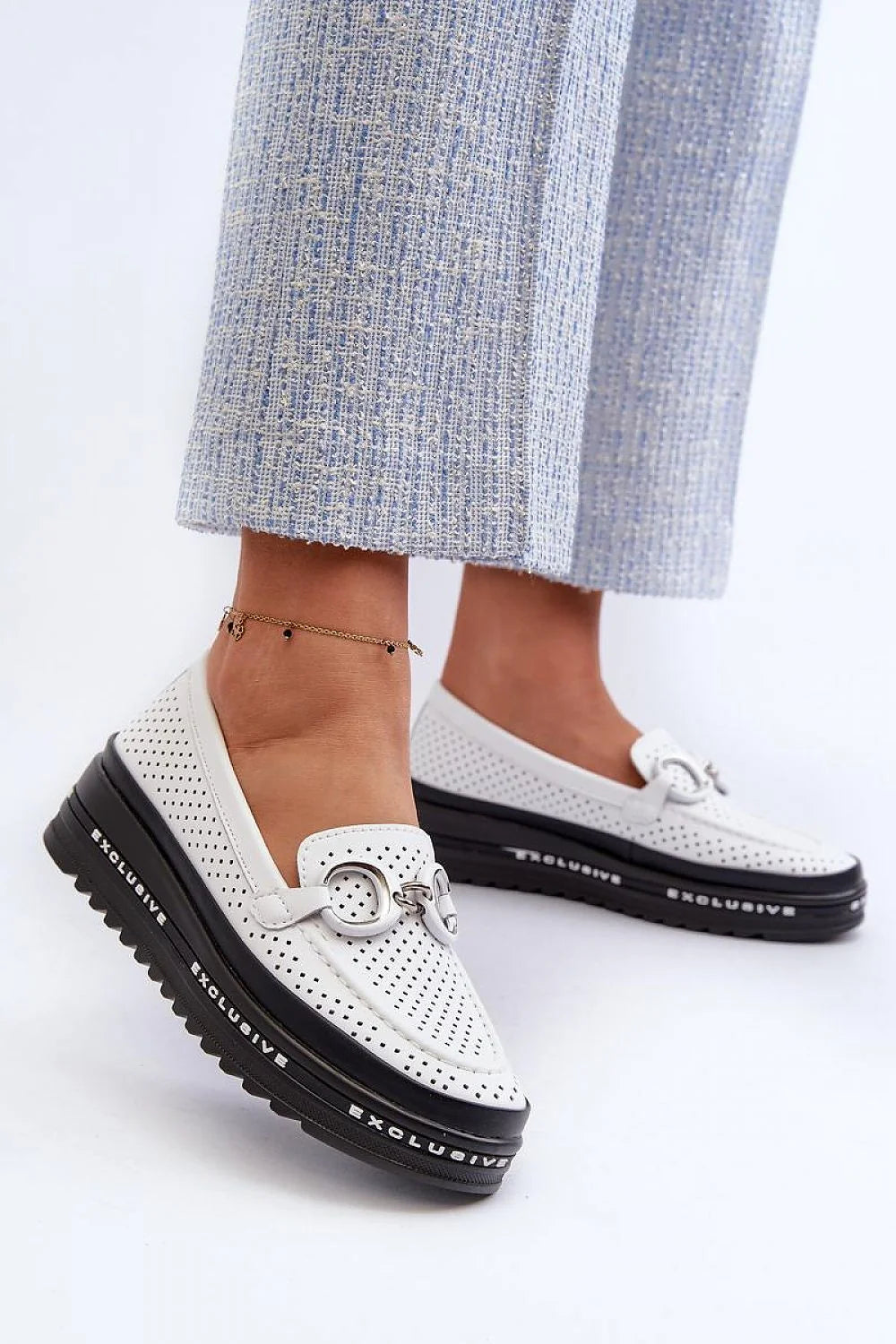 Mocassins perforés cuir blanc S.Barski style élégant plateforme 4cm bout arrondi semelle noire femme