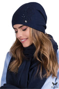Bonnet Kamea femme élégant en laine bleu marine design moderne broderie florale perles strass occasionnels froid hiver