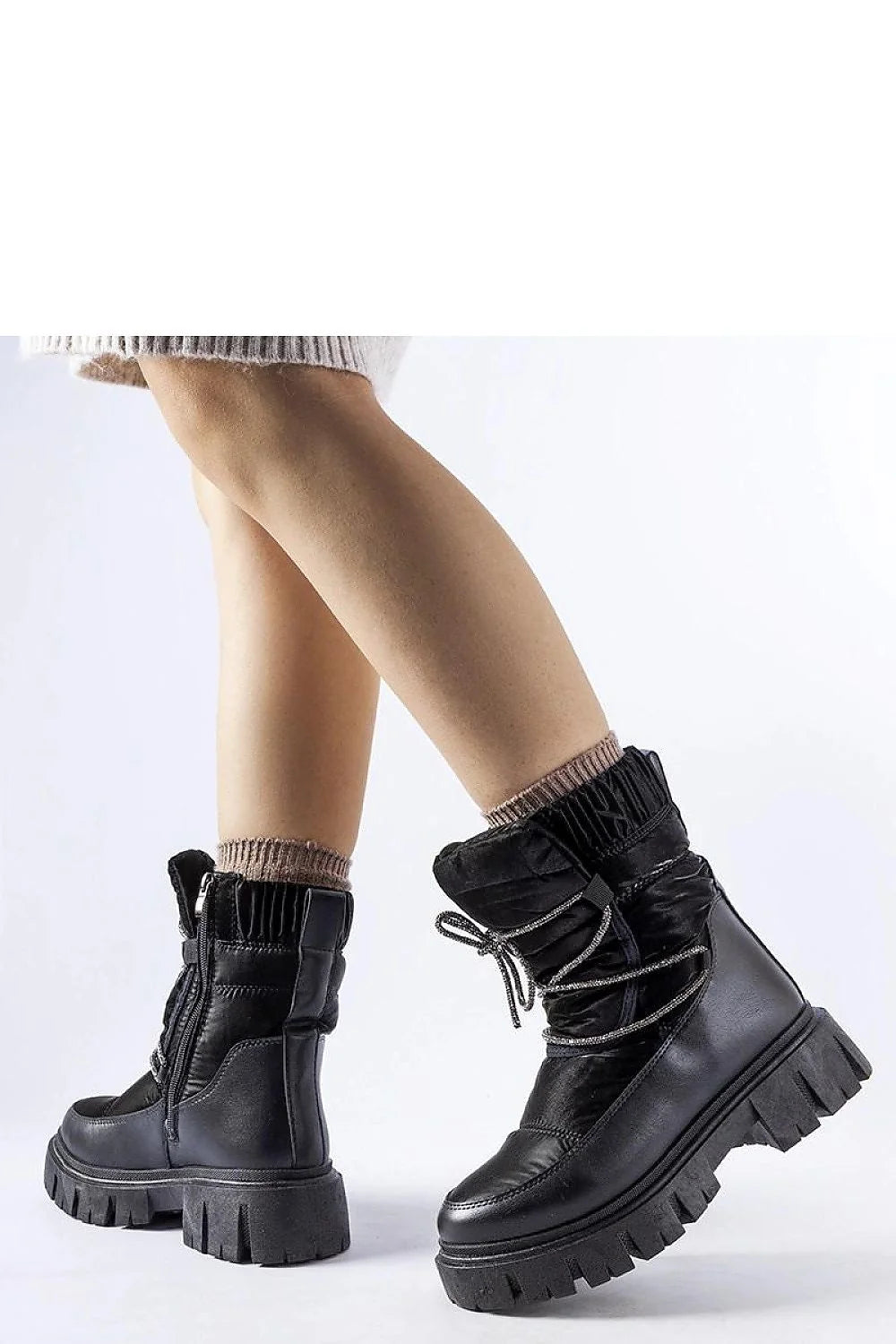 Bottes de neige mode femmes design moderne urbain cuir synthétique noir rembourrées lacets décoratifs
