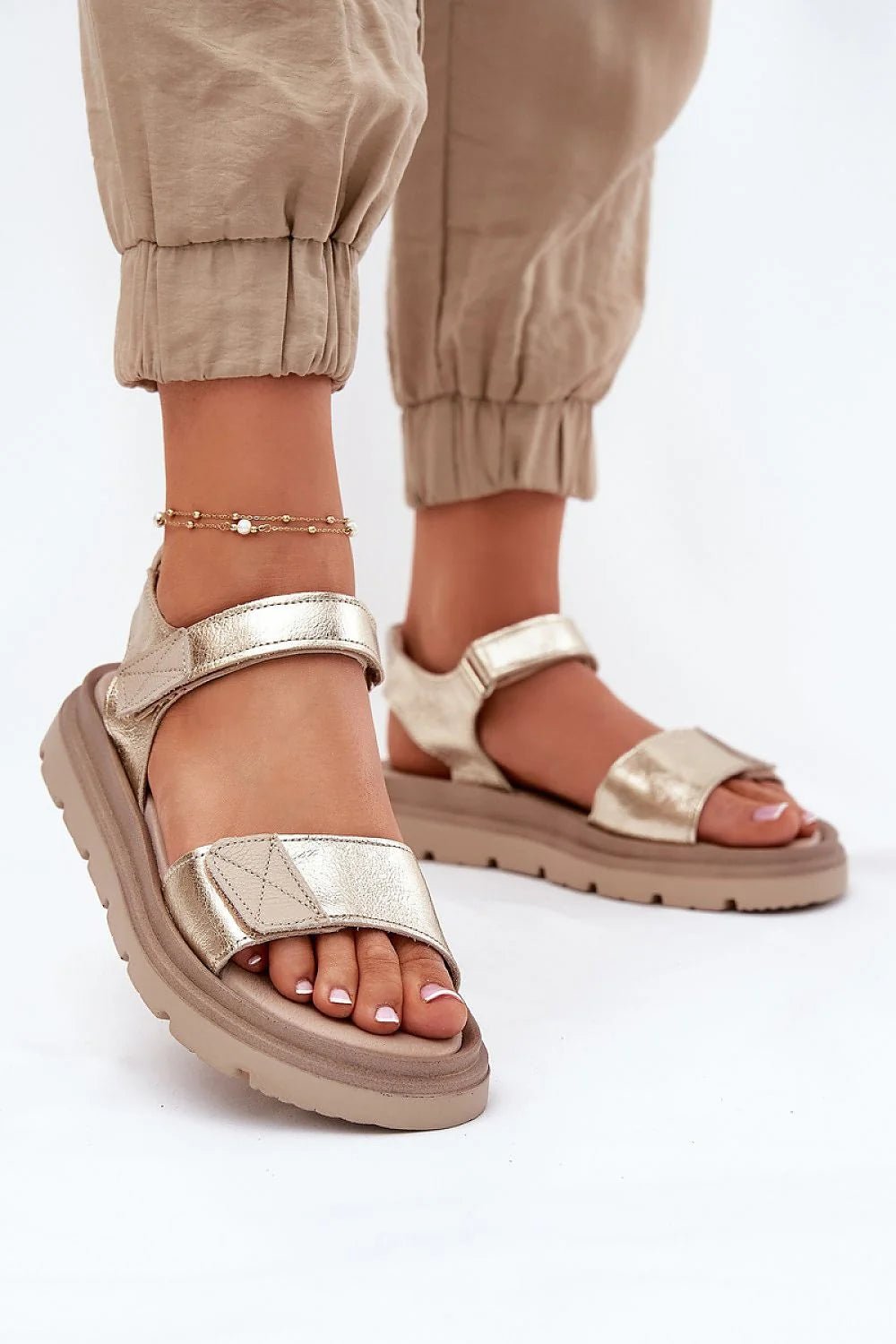 sandales femme estivales sportchic dorées brides cuir synthétique velcro réglables compensées plateforme semelle caoutchouc crantée première rembourrée adhérence