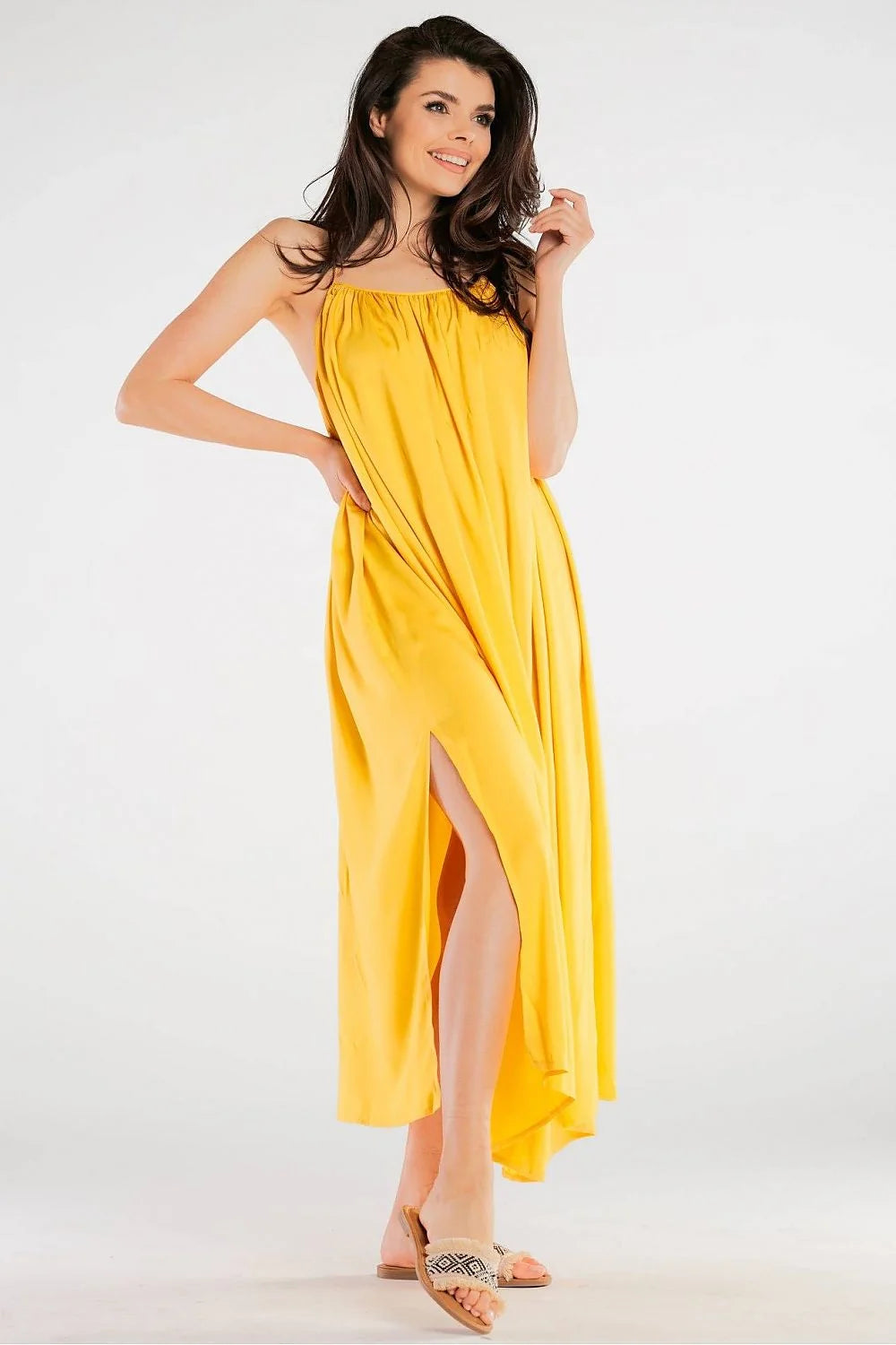 Robe de jour awama rouge vif longue fluide décolleté bateau bretelles fines matière légère