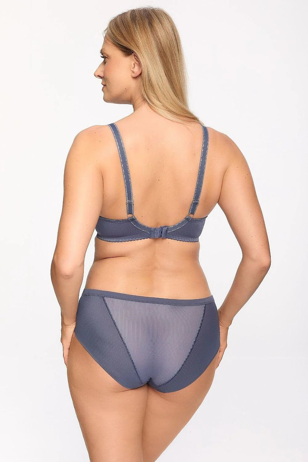 Ensemble de lingerie féminine bleu profond Gaia soutien-gorge semi-rembourré culotte assortie maille tulle motifs rayures fines ornement métallique finitions soignées confortable élégant mode