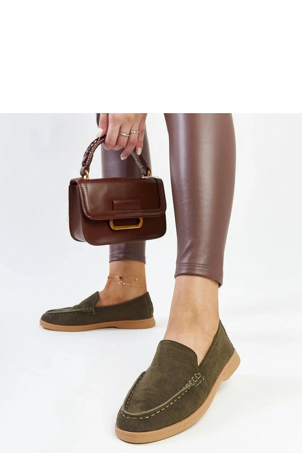 Mocassins femmes élégants en daim vert olive basse couture relief occasion quotidienne et spéciale