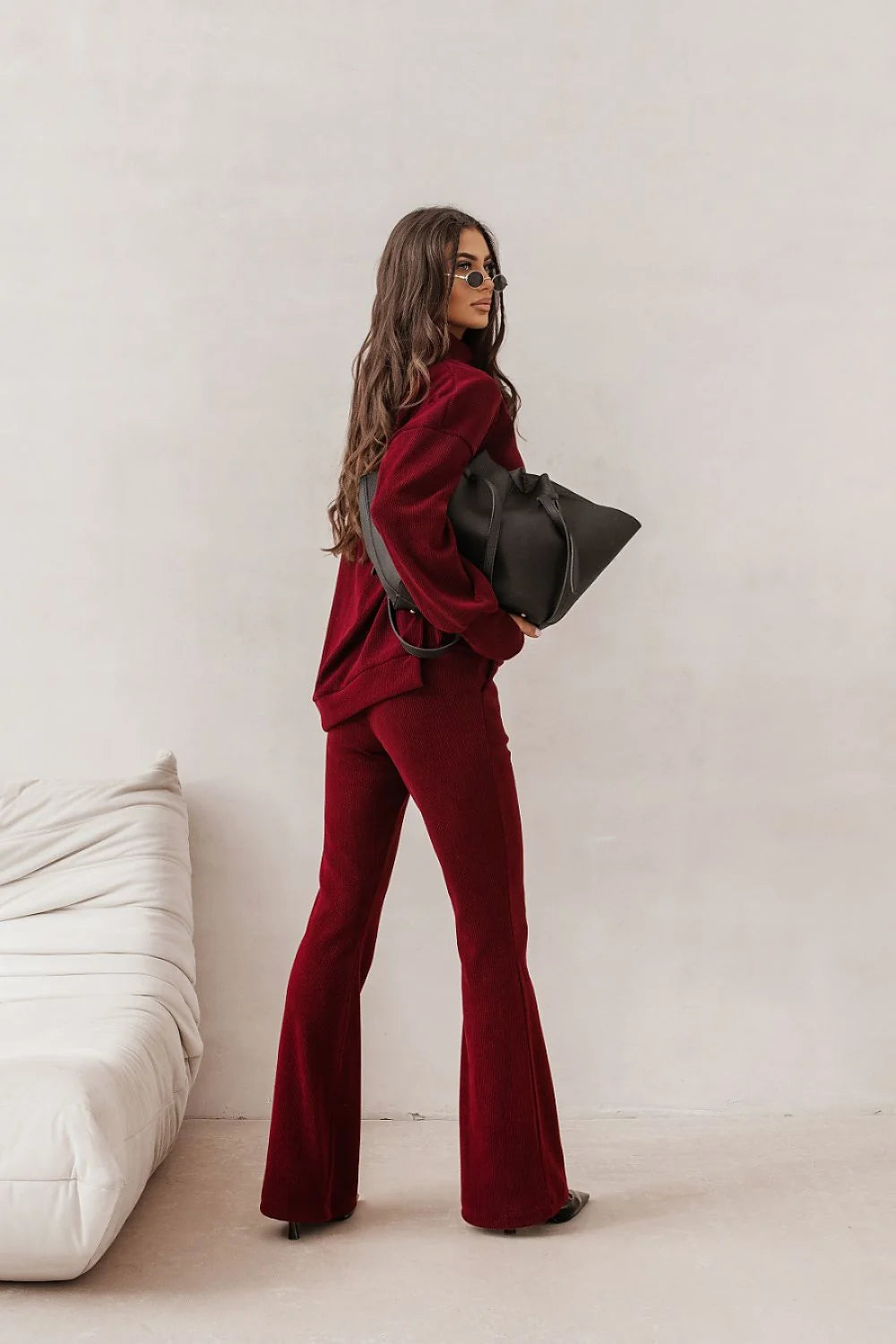 ensemble PRIAH bordeaux côtelée maille pull col roulé pantalon large coupe relaxed manches longues doux extensible confortable chic