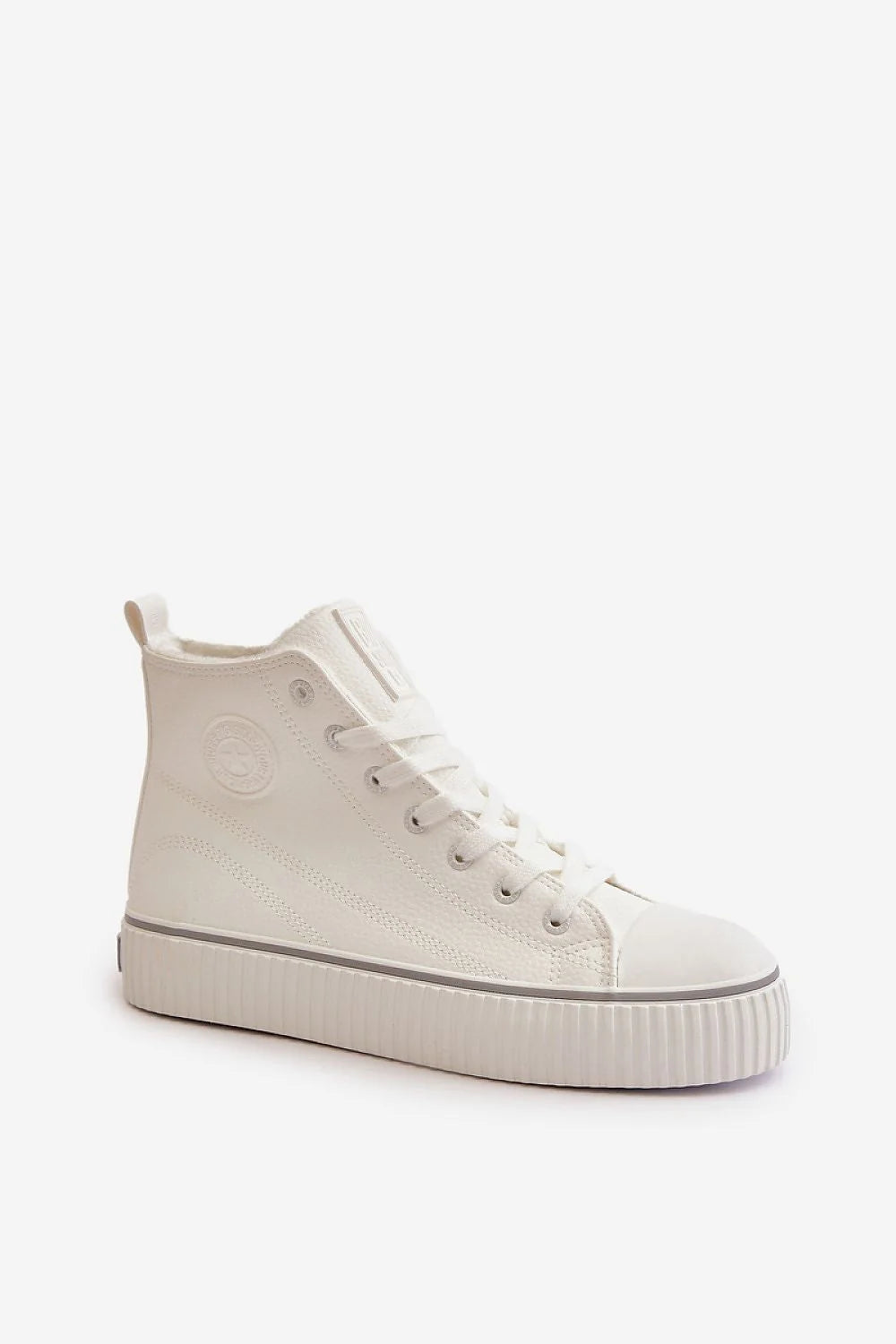 baskets montantes femme cuir synthétique grainé blanc plateforme caoutchouc crantée semelle épaisse lacets oeillets métalliques logo embossé discret BIG STAR