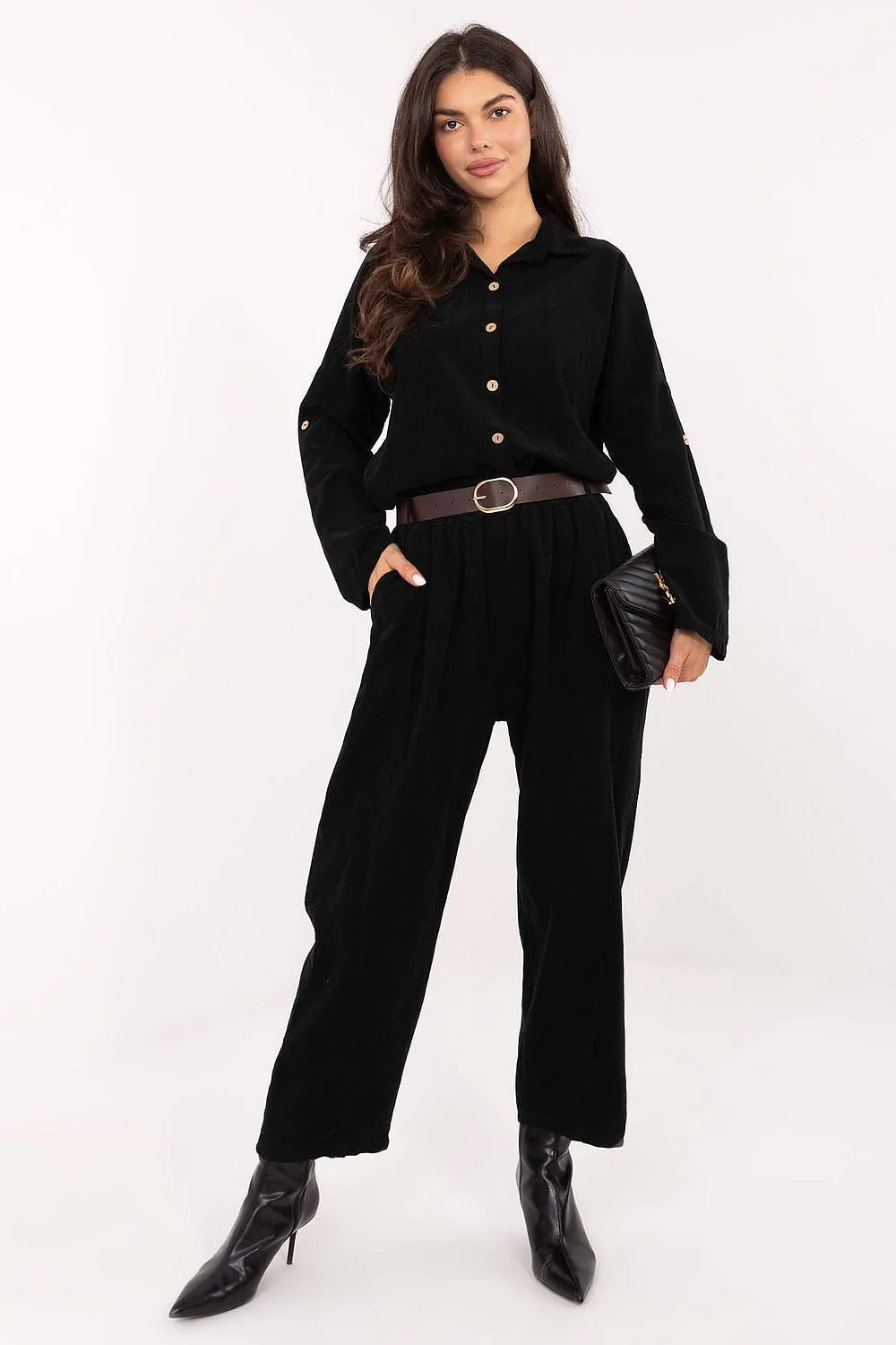chemise femme oversize noire col classique manches longues ceinturée marron boucle dorée boutons bois velouté polyester fluide élégante