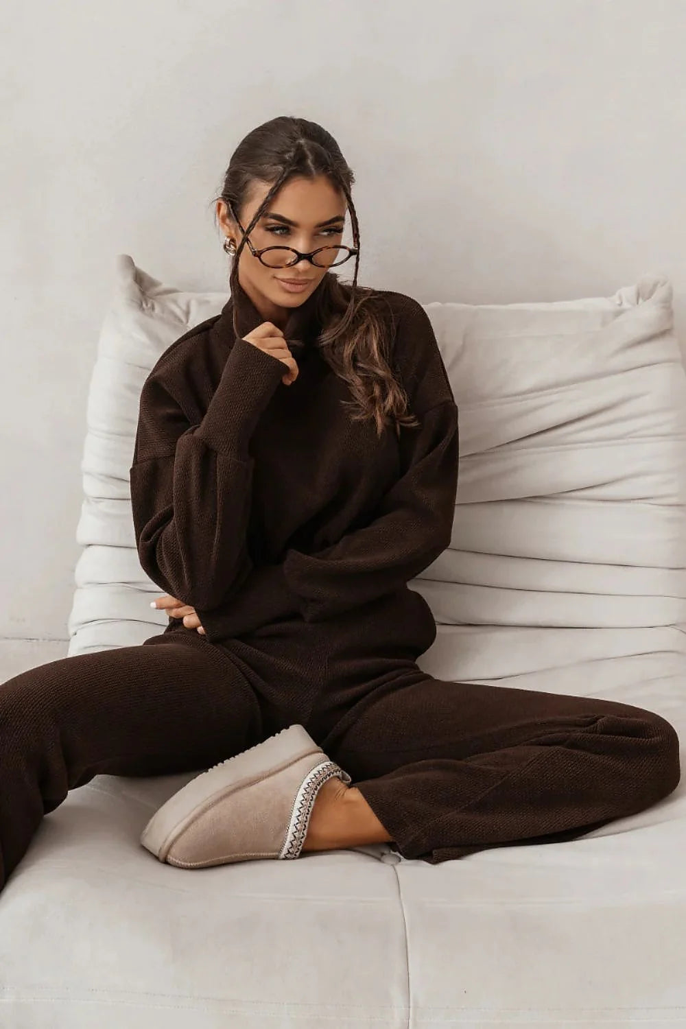 ensemble PRIAH marron chocolat maille côtelée pull col montant oversize pantalon large évasé doux extensible confortable casual chic minimaliste femme