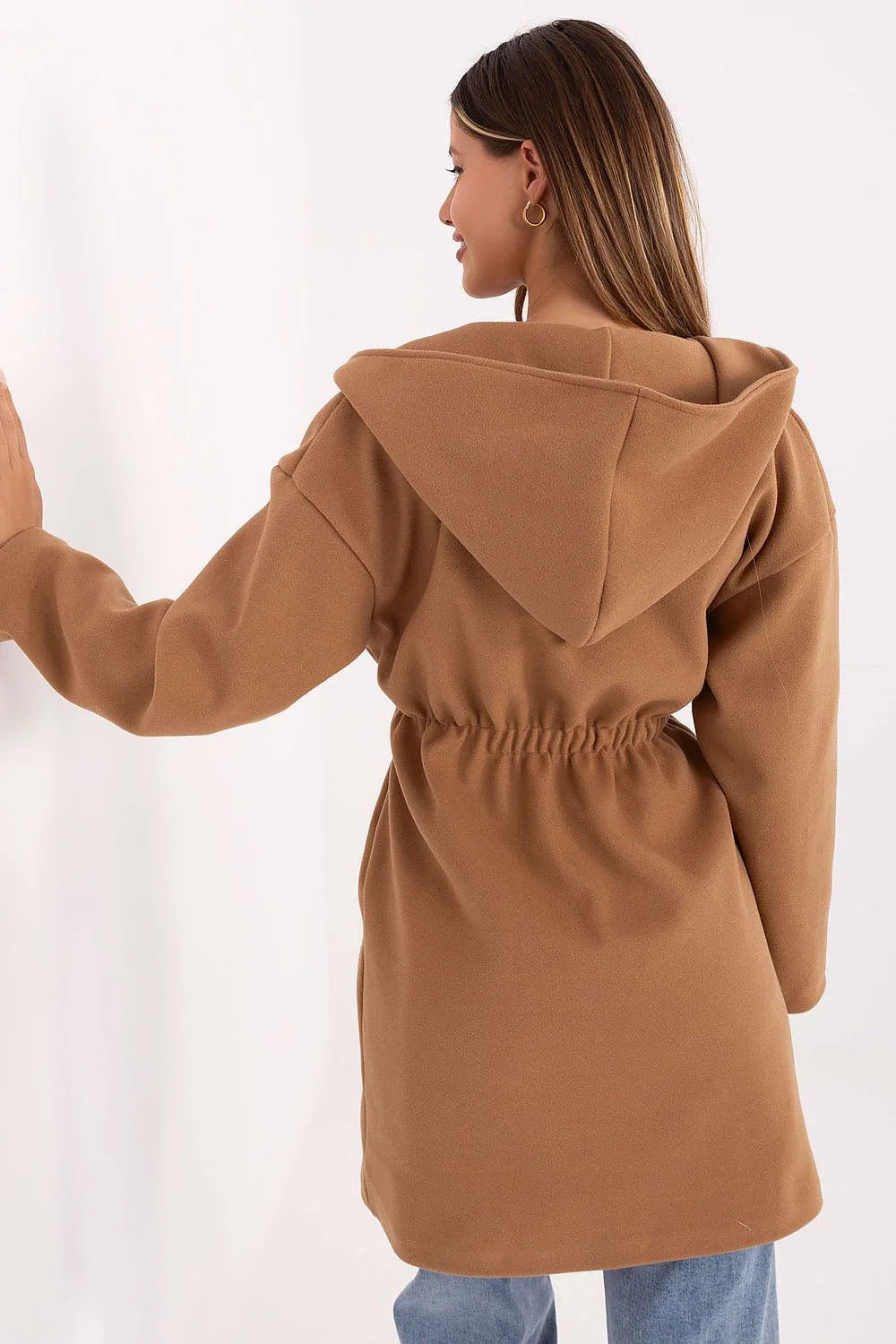 manteau femme pardessus mi long camel ceinturé capuche laineux oversize droite manches longues bouton unique ceinture nouée poches