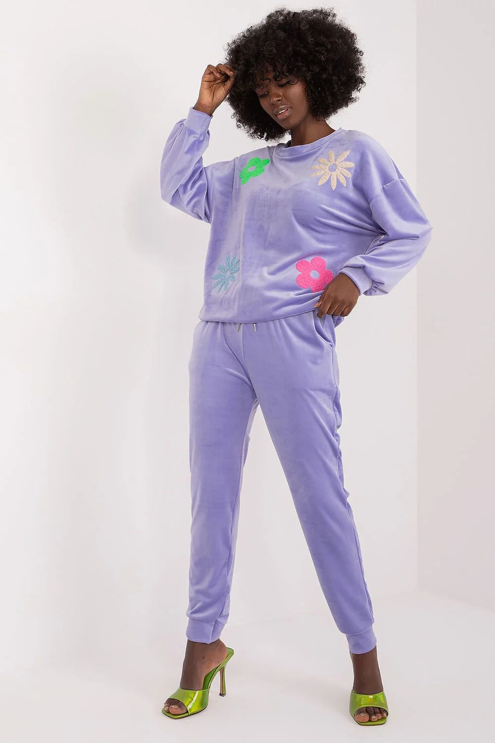Ensemble décontracté pour femmes en velours violet pastel motif floral brodé manches longues coupe droite