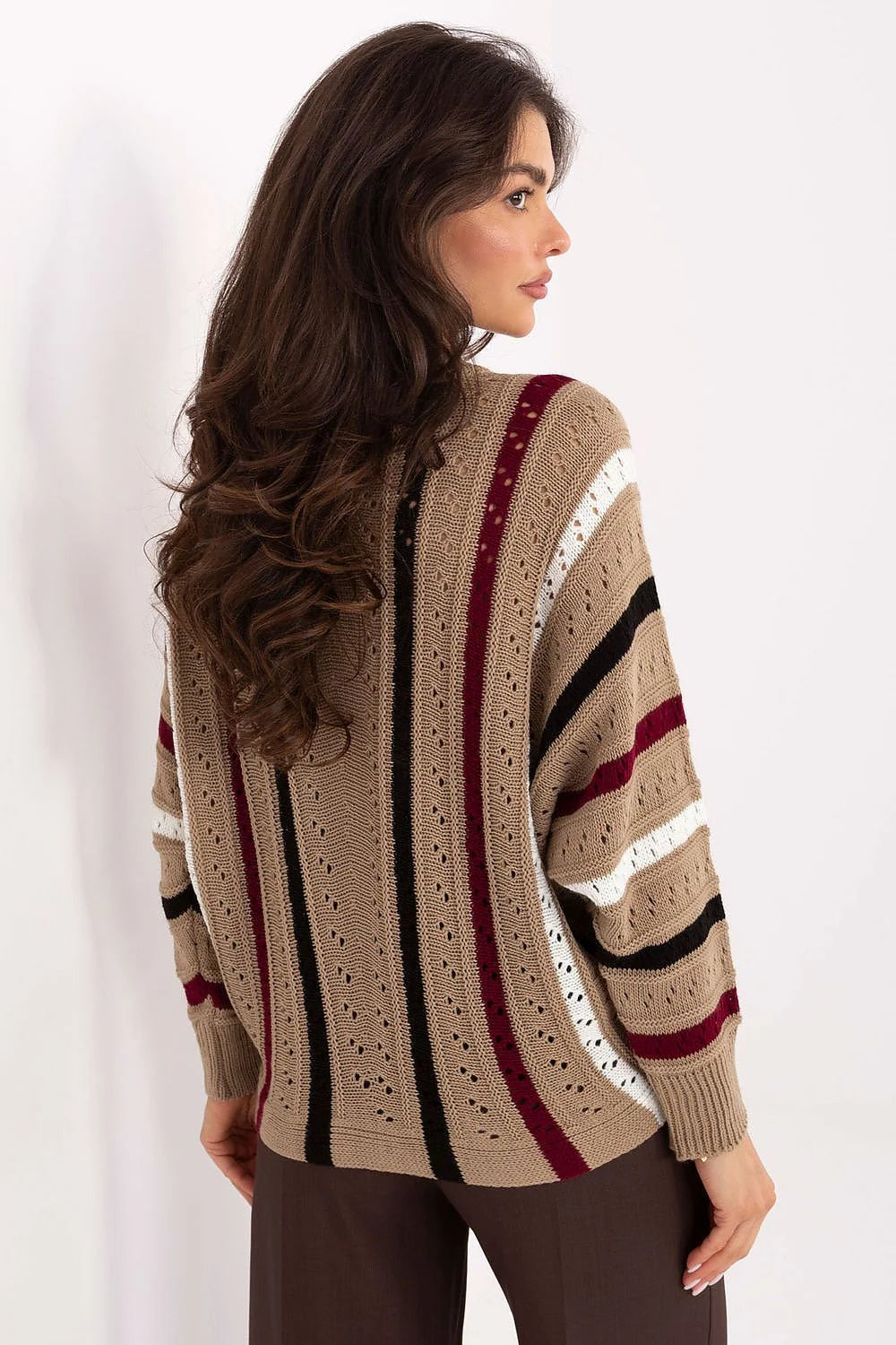 pull femme oversize maille tricotée ajourée acrylique chaud confortable col rond manches longues longueur hanches rayures verticales bordeaux