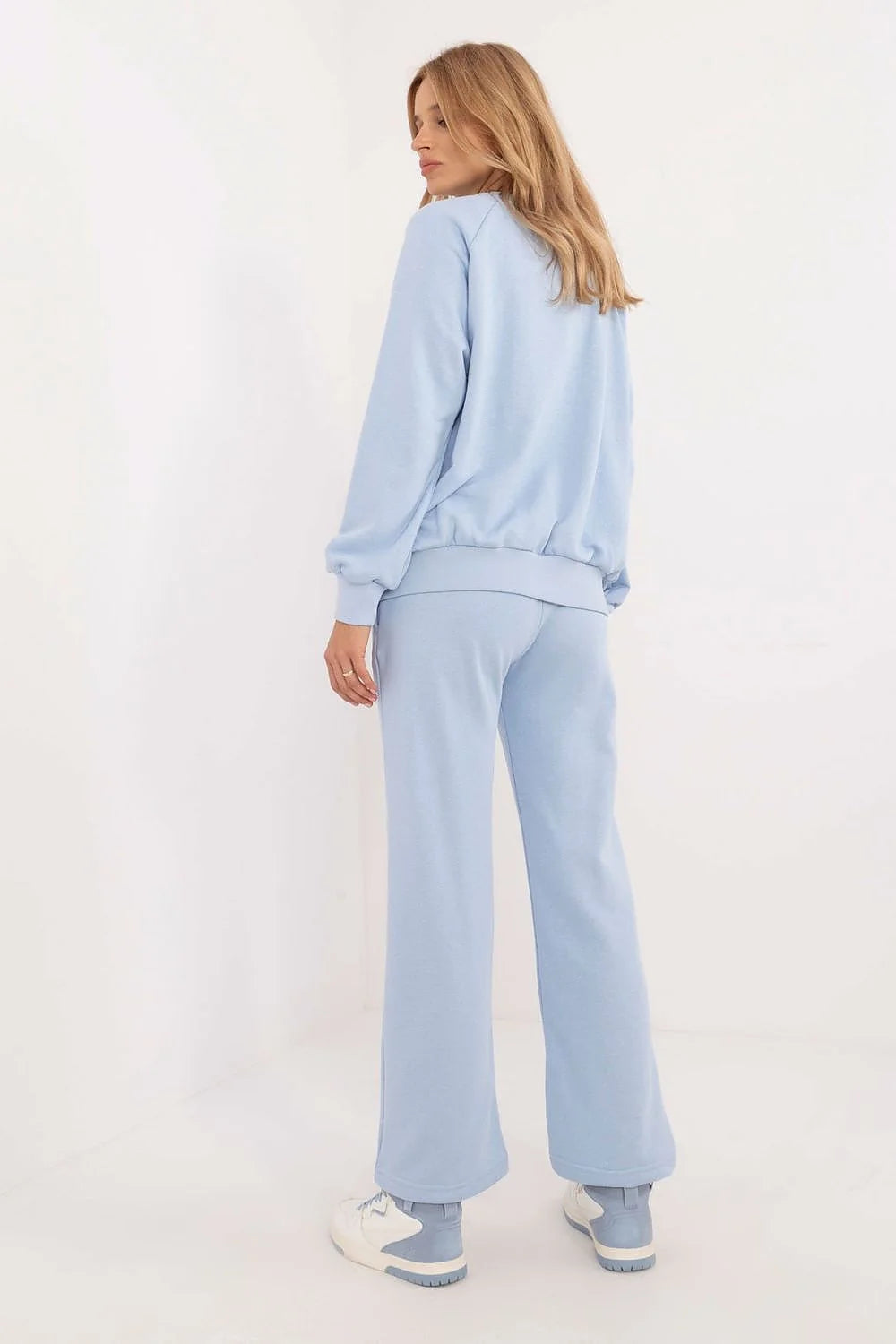 ensemble factory price sweatshirt pantalon femme bleu pastel urbain moderne confortable molleton coton polyester taille haute évasé embossé london