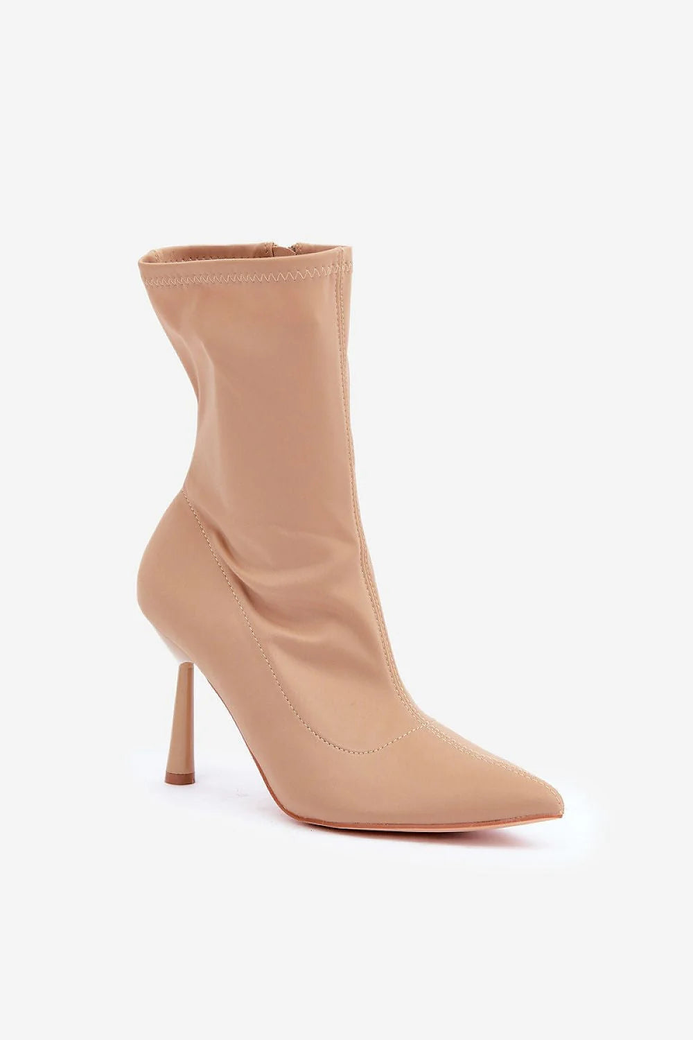 Bottes féminines élégantes talon aiguille 9cm cuir vegan beige zip latéral design ajusté longueur genou femme