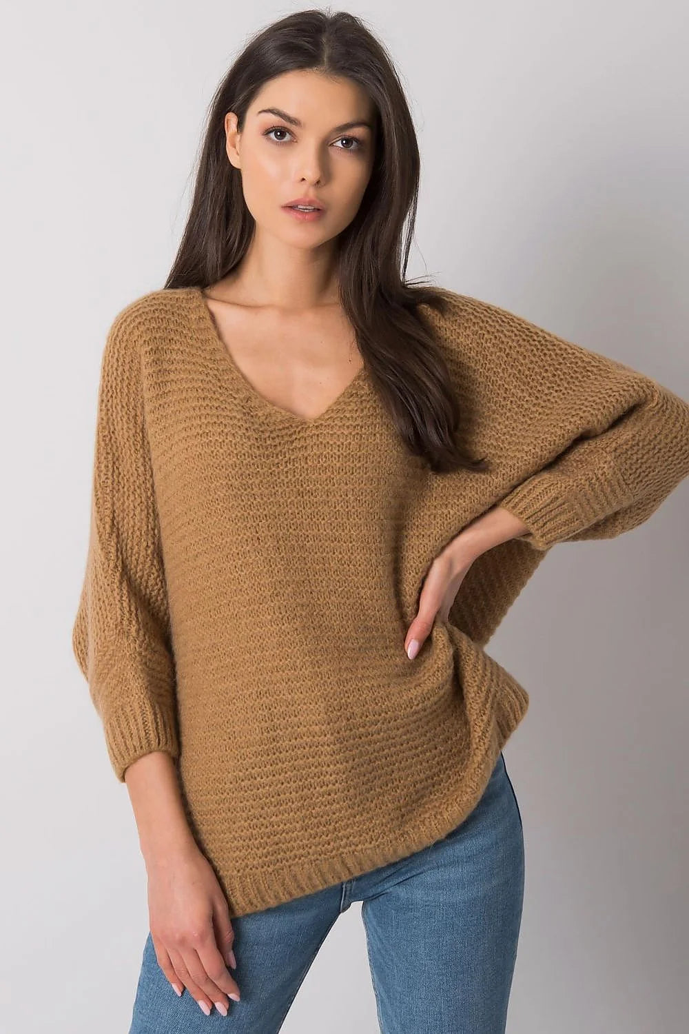 Chandail Och Bella sweater femme oversize camel doux mohair laine manches longues encolure V casual élégant fit universel
