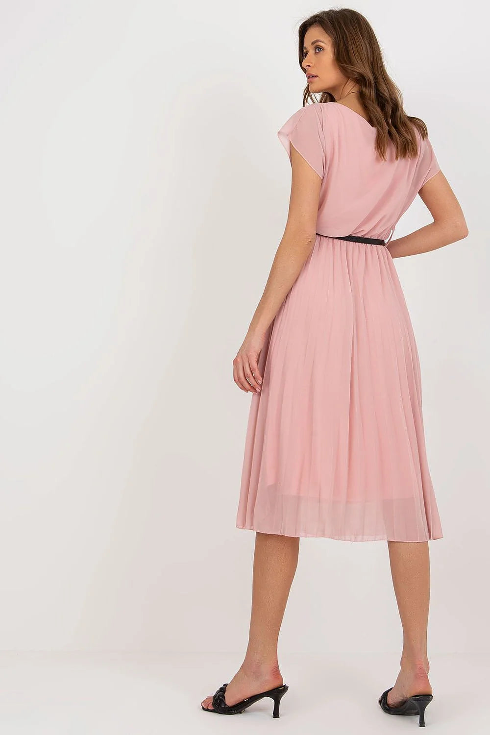Robe de cocktail élégante à manches courtes encolure ronde ceinture noire plissée Italy Moda femme