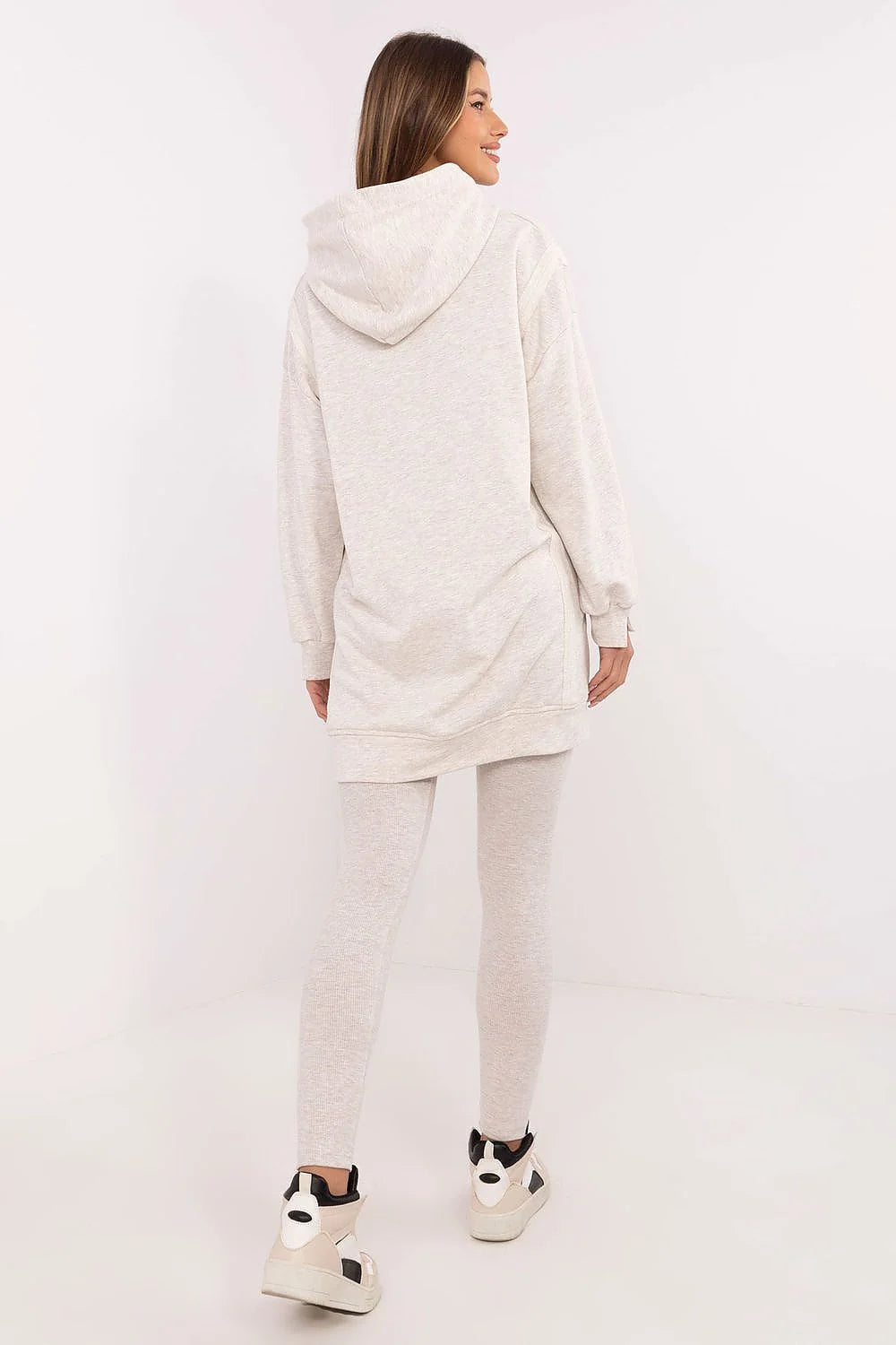 ensemble confortable femme tunique longue col roulé capuche oversize molletonnée écru fentes latérales leggings ajusté taille haute stretch