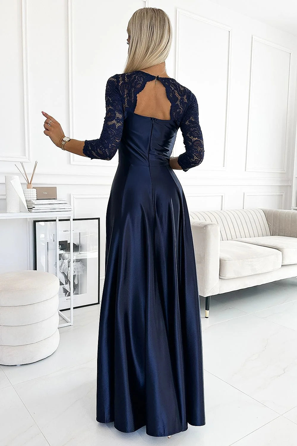 robe longue élégante dentelle satin bleu marine décolleté cœur fente cuisse manches troisquarts taille marquée fluide brillante sophistiquée mariage gala