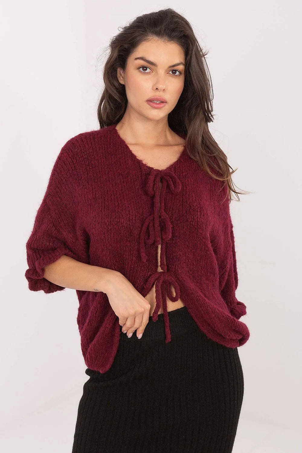 cardigan femme grosse maille pelucheuse bordeaux oversize cropped manches troisquarts encolure ronde fermeture liens noués apparents cosy décontracté superposable taillehaute