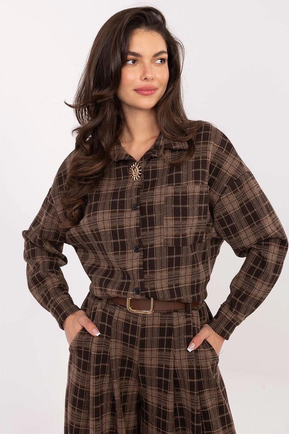 chemise flanelle femme manches longues carreaux tartan col classique boutons poche poitrine broche amovible coupe décontractée élasthanne viscose polyester durable