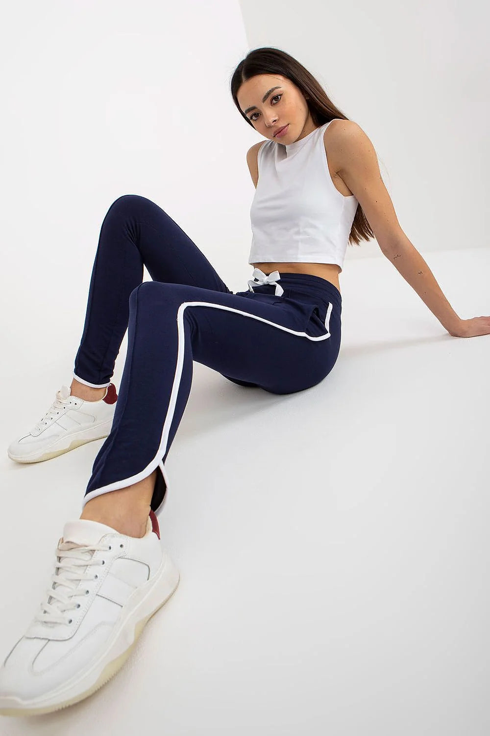 Ensemble détente femme crop top pantalon jogging coton molleton blanc bleu marine ajustable casual slim