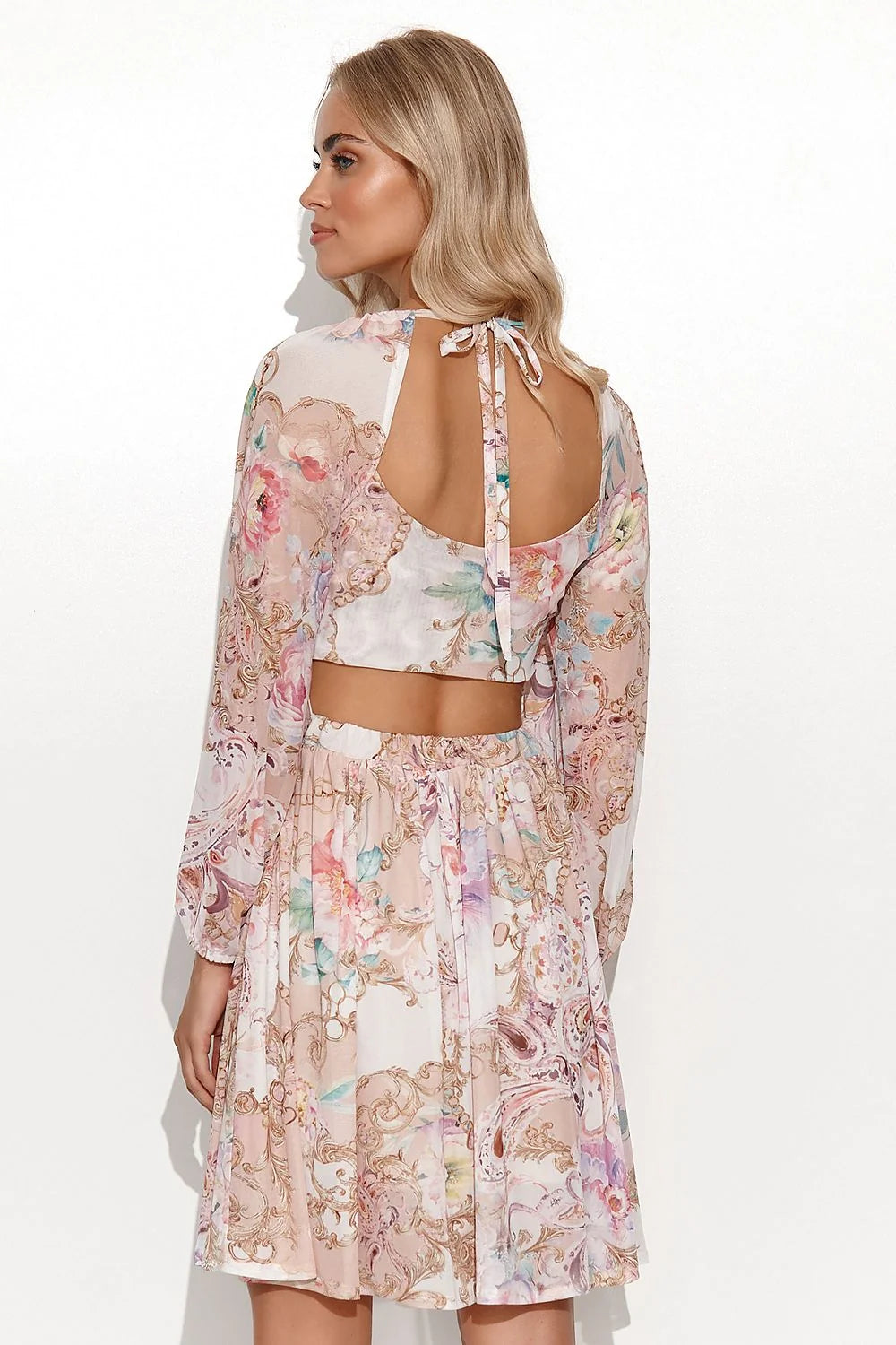 robe courte bohème romantique manches longues bouffantes décolleté coeur taille cintrée jupe évasée imprimé pastel floral doré chiffon léger Makadamia