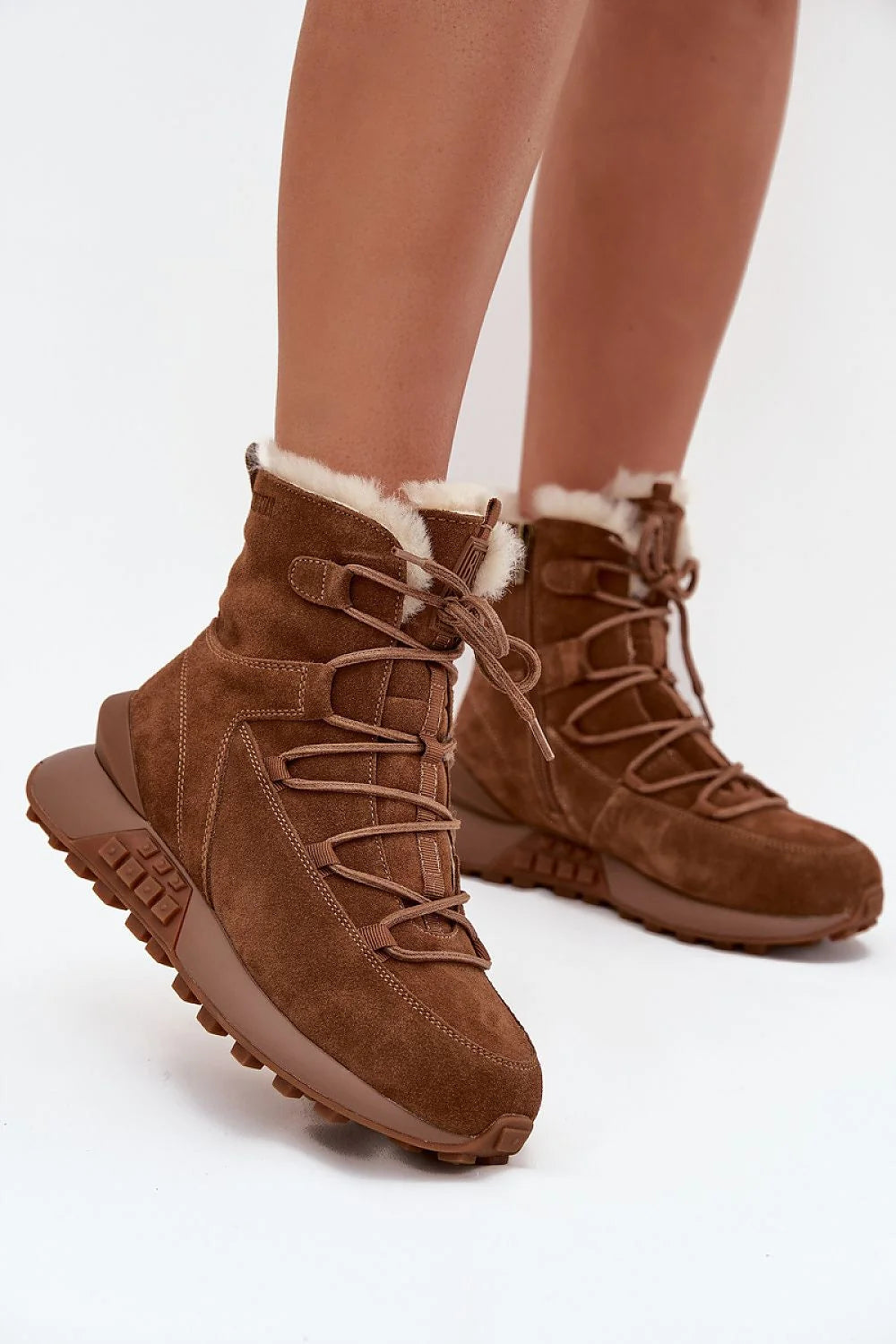 bottes neige femme BigStar daim cuir suédé marron chocolat doublure fourrure crème fermetureéclair lacets plateforme crantée antidérapante confortable