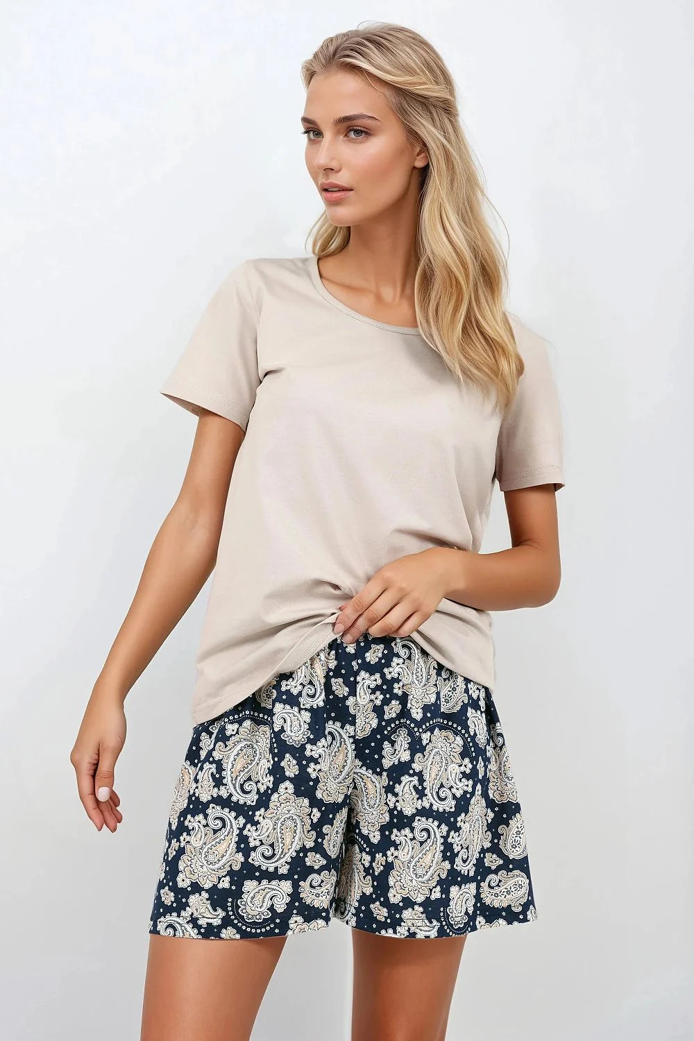 pyjama femme OEKOTEX hypoallergénique coton élasthanne haut ample col rond manches courtes short mi cuisses bleu marine imprimé paisley polonais