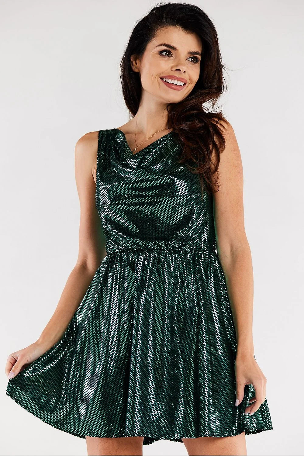 robe soirée courte cocktail sans manches col bénitier vert émeraude pailletée ajustée taille marquée jupe patineuse évasée doublure élastique