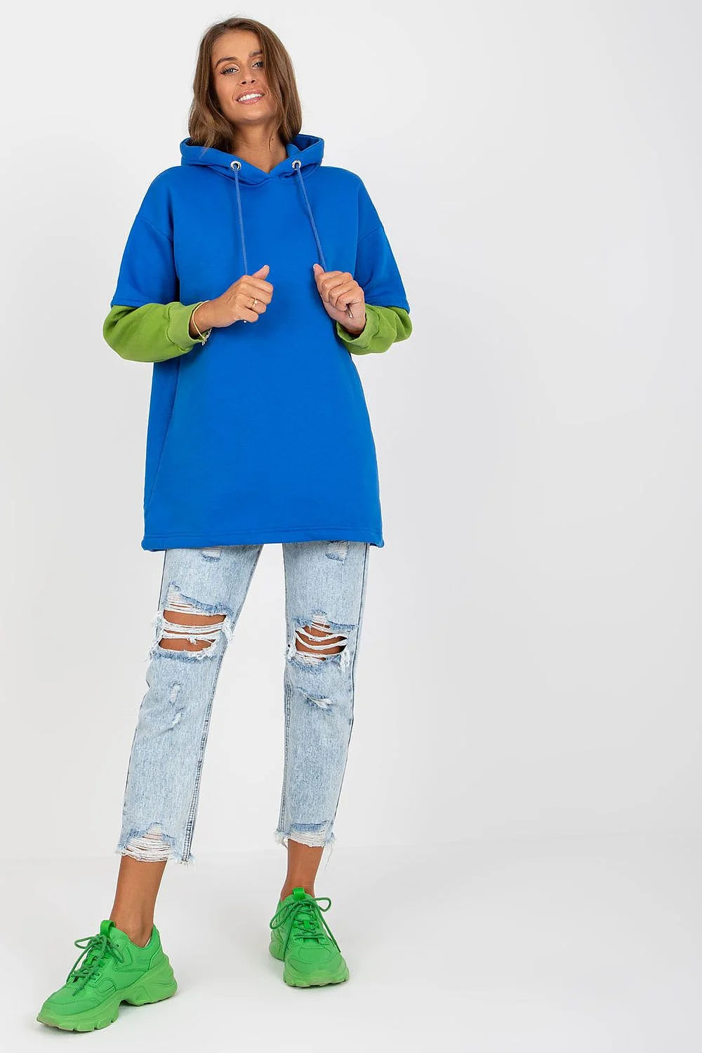 Sweatshirt à capuche femme style décontracté coupe ample coton élasthanne couleur taupe manches longues capuche ajustable