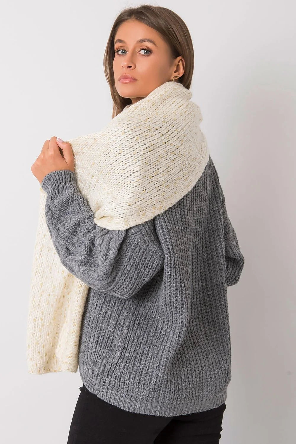Écharpe châle tubulaire acrylique élégante torsadée chaude douce pour un hiver stylé et confortable