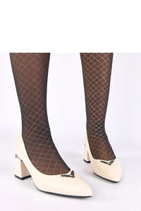 escarpins femme beige crème cuir synthétique lisse bout pointu talon bloc 7cm maintien stable confortable semelle intérieure cuir souple élégants