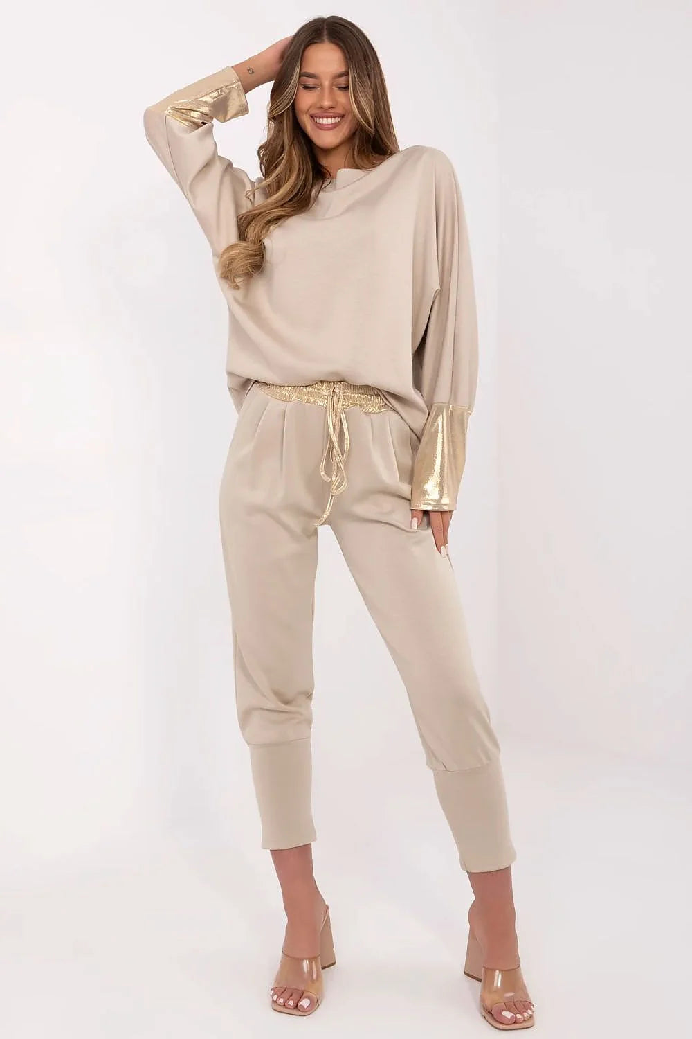 Ensemble femme élégant et confortable Italy Moda beige détails dorés manches longues pantalon taille haute