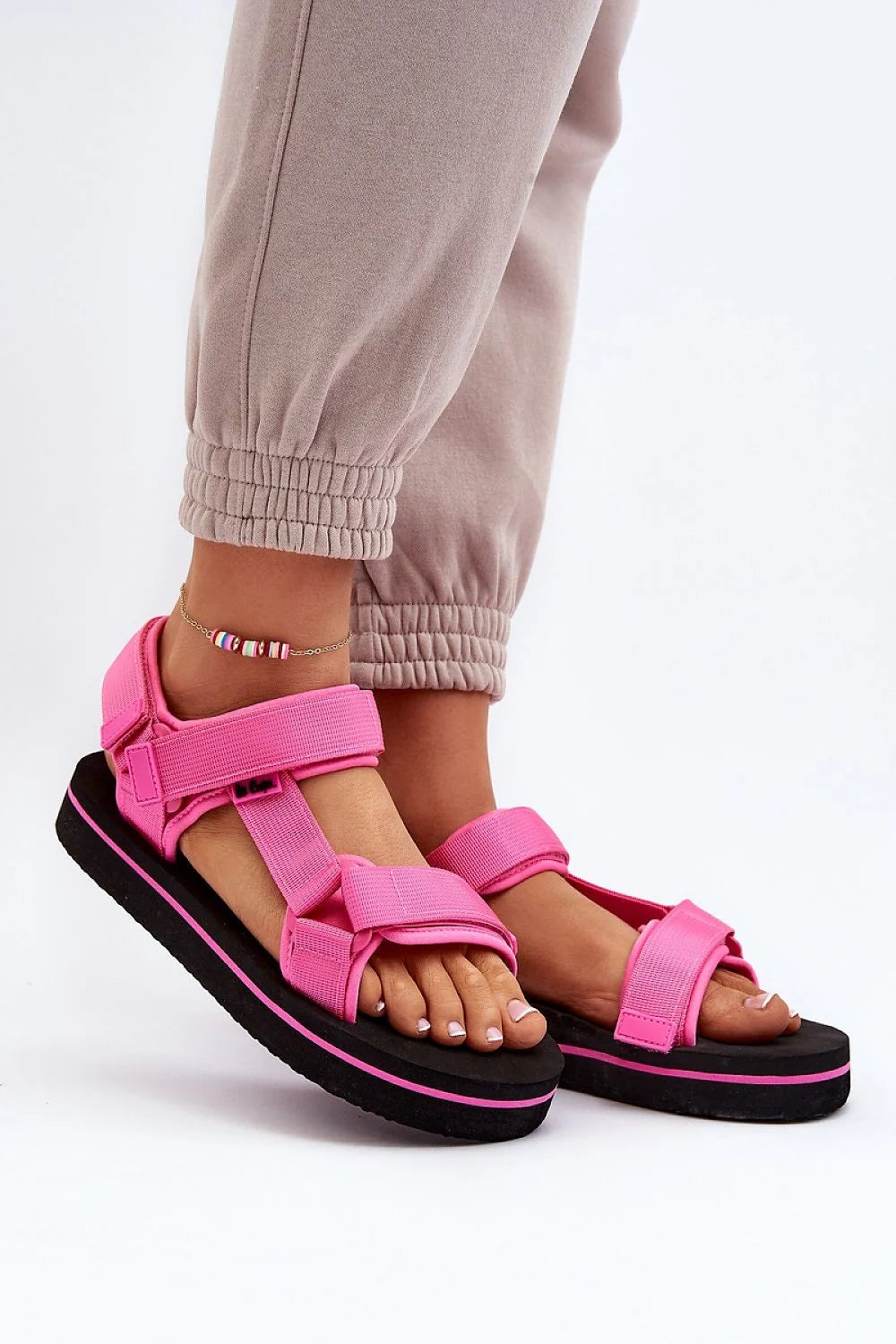 Sandales femmes design sportif moderne couleur rose vif ajustables Velcro semelle caoutchouc amorti 3 cm plateforme tissu été
