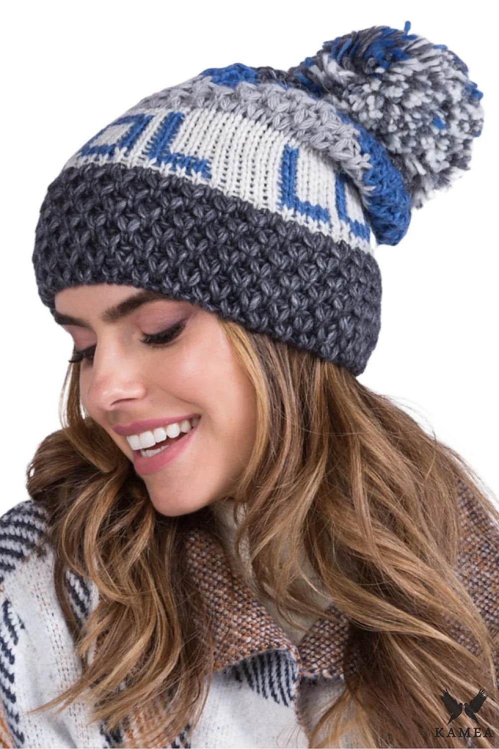 Bonnet en tricot pour femme élégant avec pompon volumineux, motifs géométriques, couleurs tendance, doux et chaud, idéal pour l'hiver