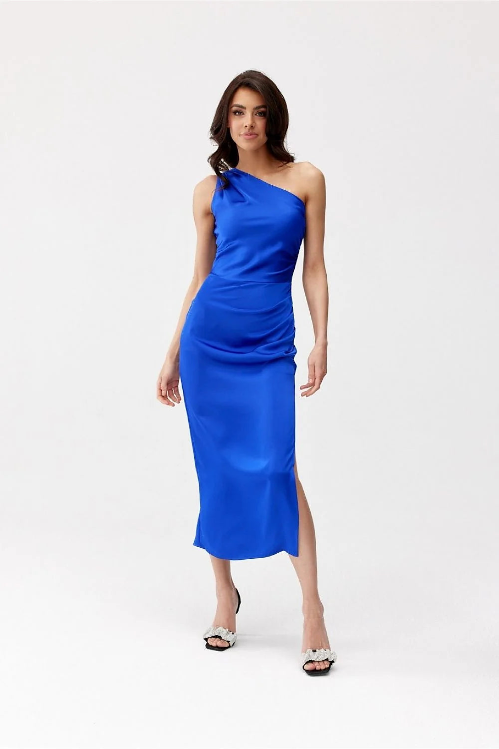 Robe de soirée Roco Fashion électrique bleu asymétrique une épaule midi ajustée sandales talons
