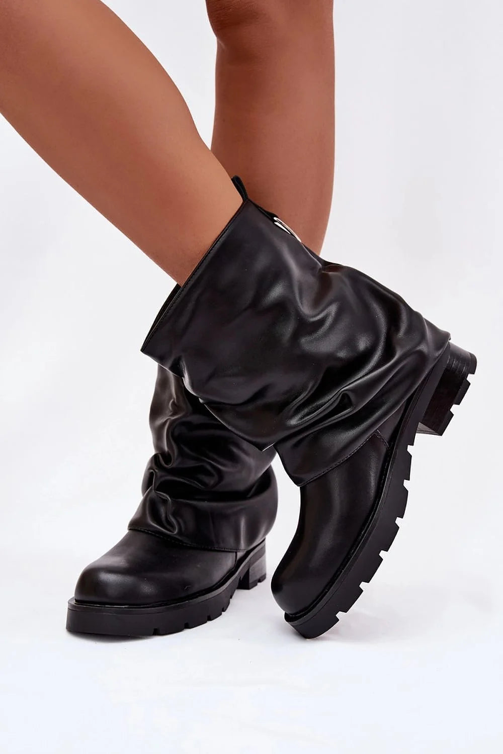 bottines femme similicuir noir mi mollet froncée repliée bout rond semelle crantée plateforme basse talon plat doublure chaude confortable utilitaire