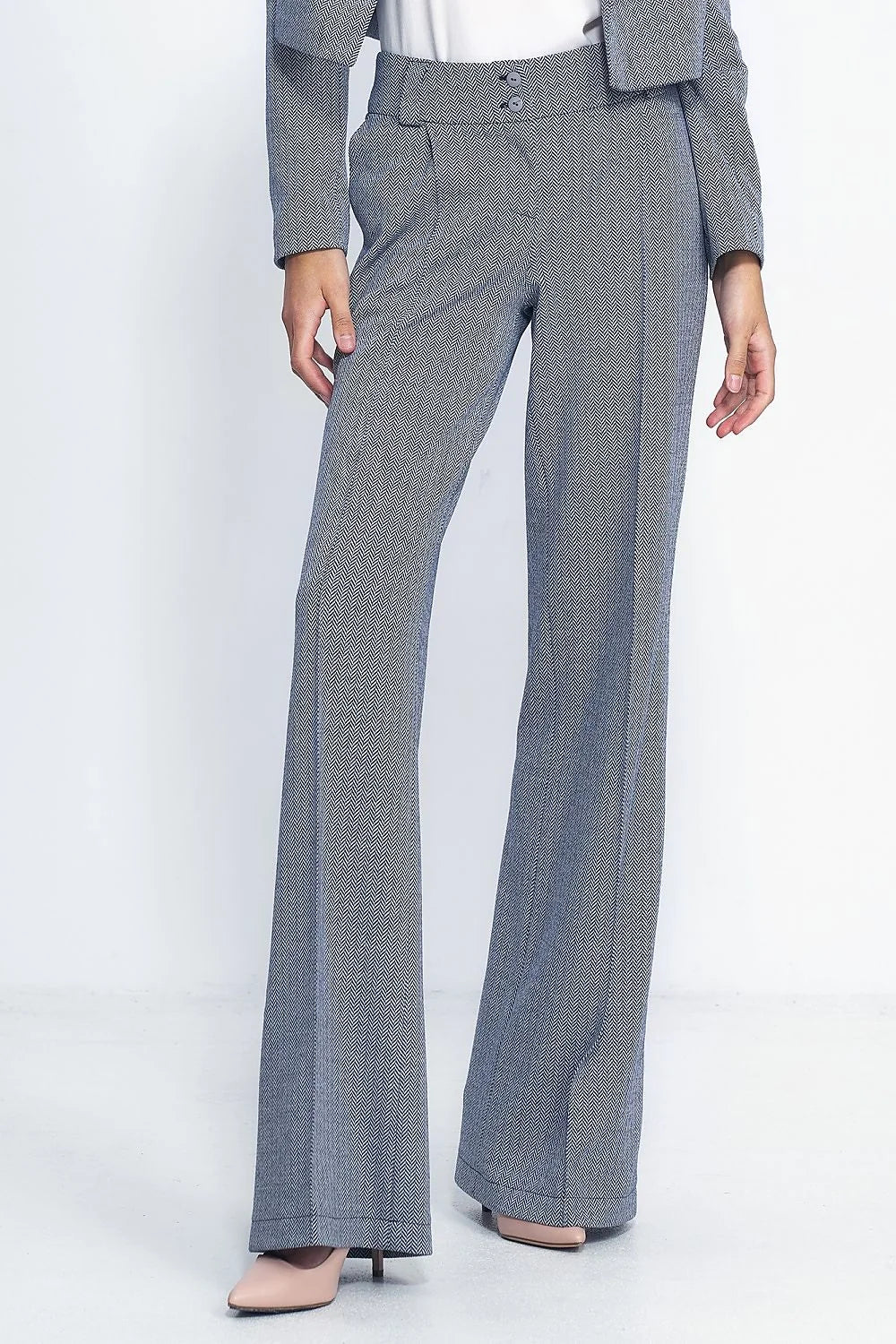 nife pantalon femme tailleur chevrons gris anthracite taille haute coupe évasée polyester viscose double bouton poches latérales plis marqués