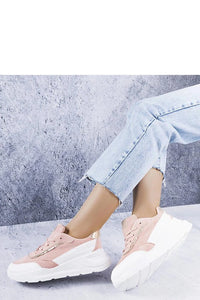 Baskets femmes design moderne couleur rose pâle daim cuir style urbain chunky sneakers semelle épaisse lacets assortis