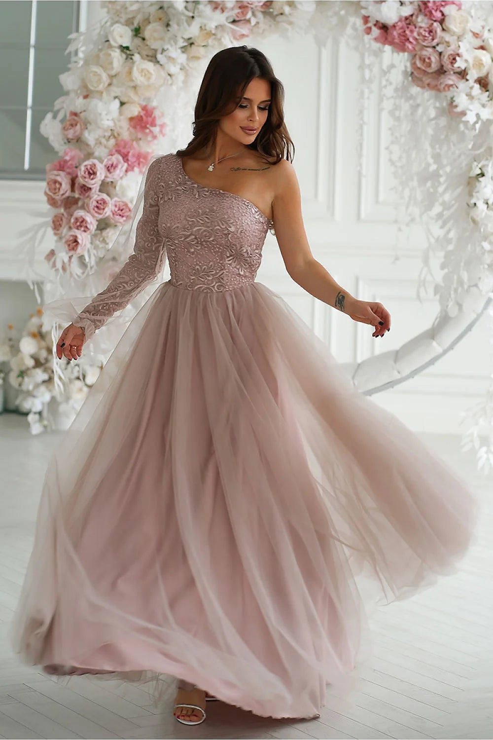 Robe de soirée élégante longue manches longues dos nu dentelle noire taille ajustable femme