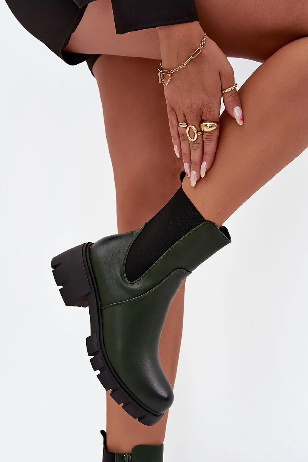 bottes femme chelsea vert forêt cuir écologique lisse bout rond talon bloc semelle crantée antidérapante zippée empiècement élastique