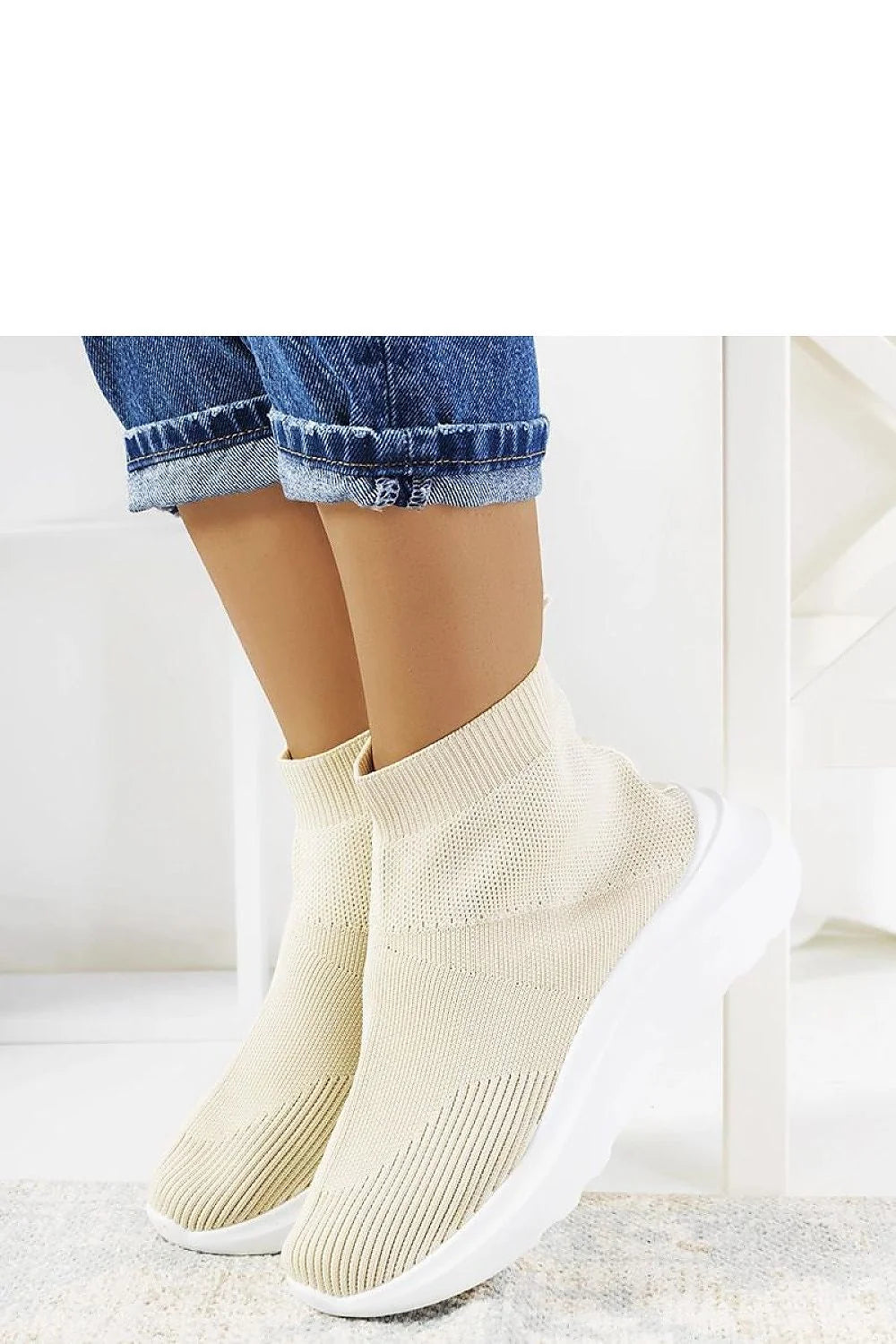 Baskets montantes Solea femmes tissu extensible beige clair semelle caoutchouc blanc confort style urbain