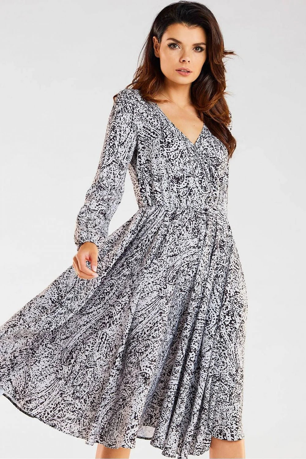 robe midi soie imprimée paisley bleu marine col V manches longues bouffantes taille froncée ceinture intégrée
